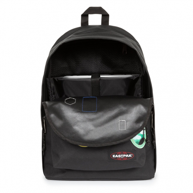Eastpak K767 - POLYESTER - PATCHED BLACK eastpak-out of office-sac à dos 27l Maroquinerie